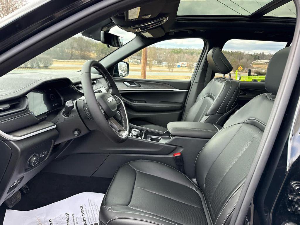 new 2026 Jeep Grand Cherokee car, priced at $52,209