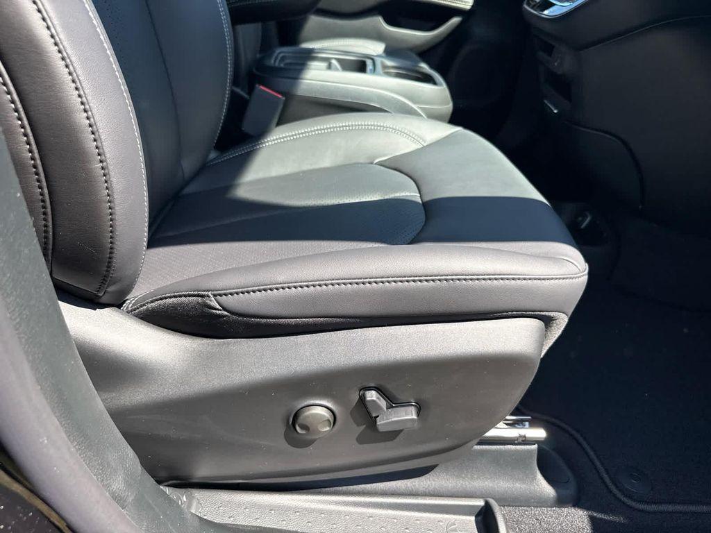 new 2027 Chrysler Pacifica car, priced at $45,796