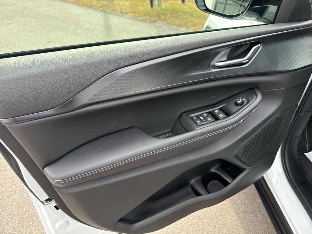 new 2025 Jeep Grand Cherokee L car, priced at $45,701