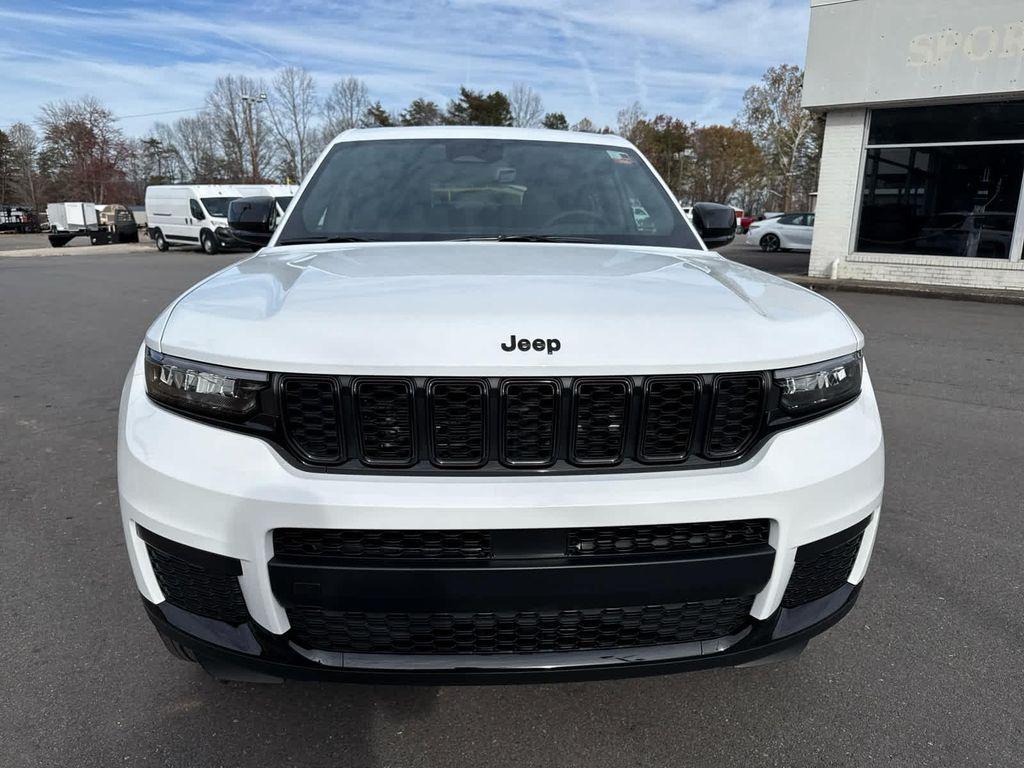 new 2025 Jeep Grand Cherokee L car, priced at $45,701