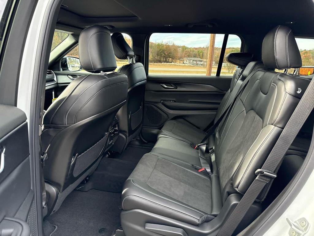 new 2025 Jeep Grand Cherokee L car, priced at $45,701