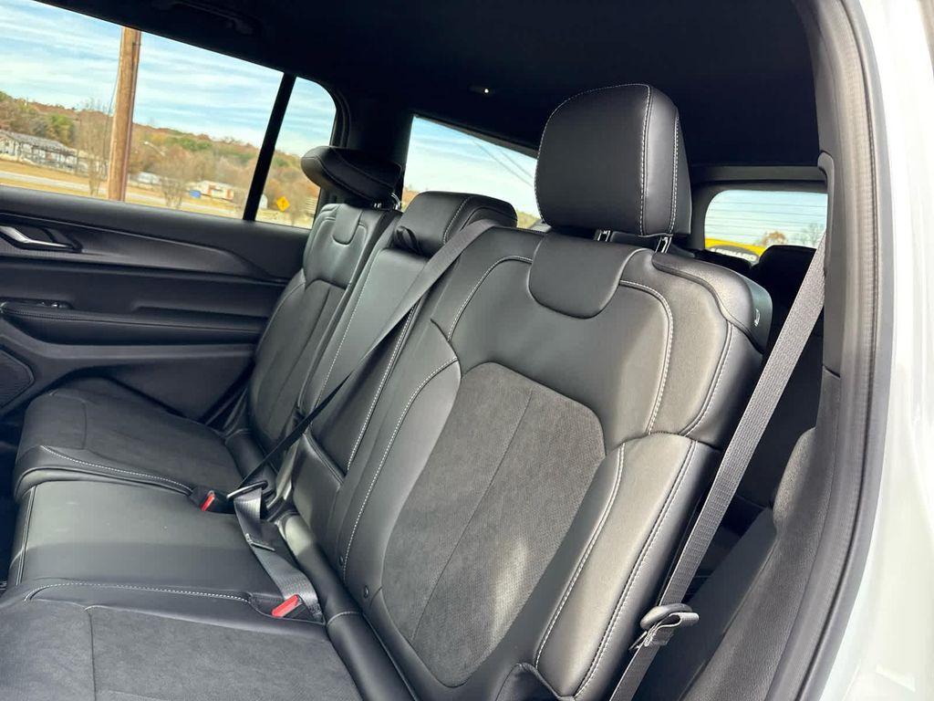 new 2025 Jeep Grand Cherokee L car, priced at $45,701