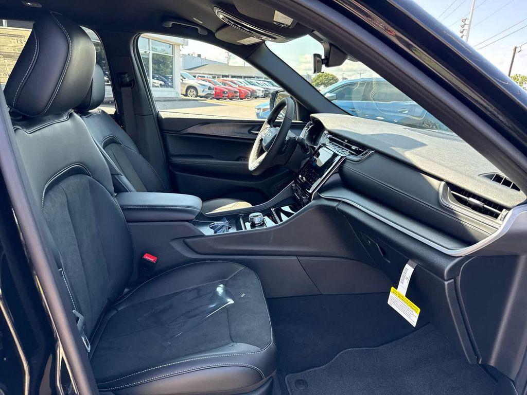 new 2025 Jeep Grand Cherokee L car, priced at $45,466