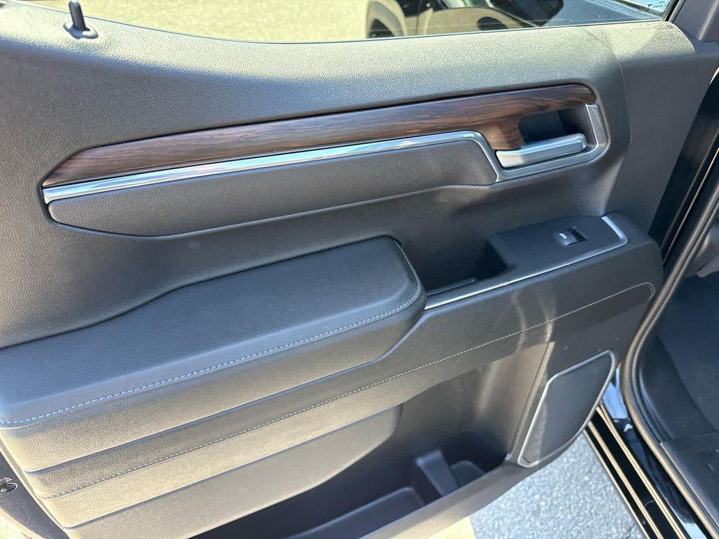 used 2025 GMC Sierra 1500 car, priced at $40,296