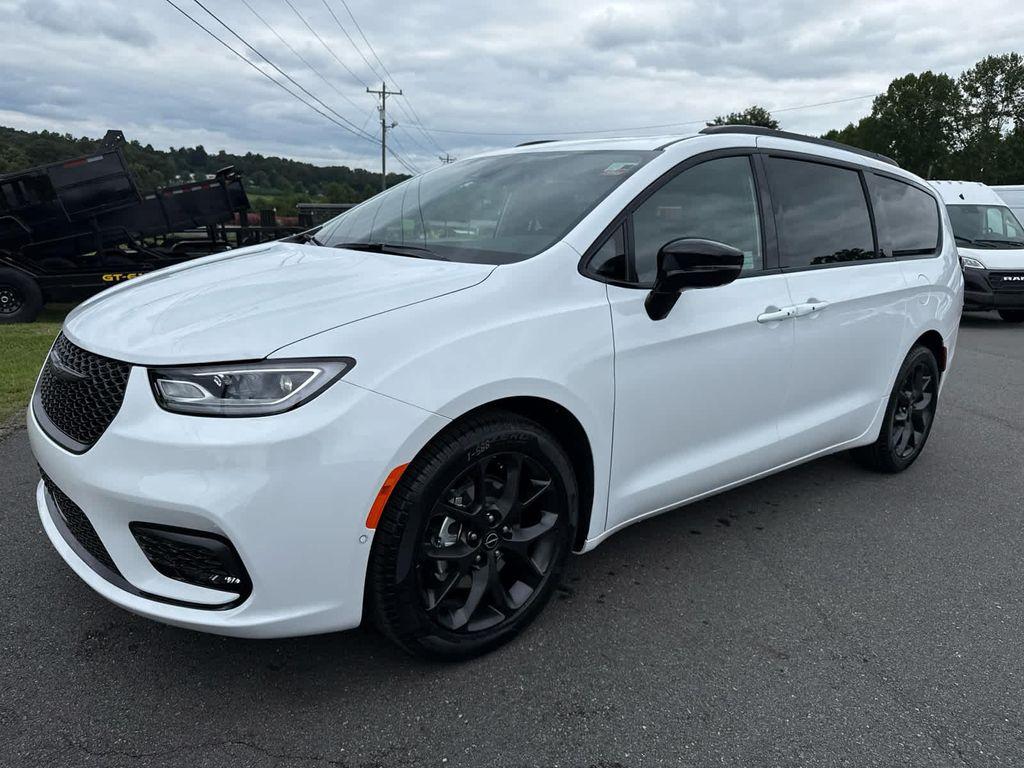 new 2026 Chrysler Pacifica car, priced at $48,987