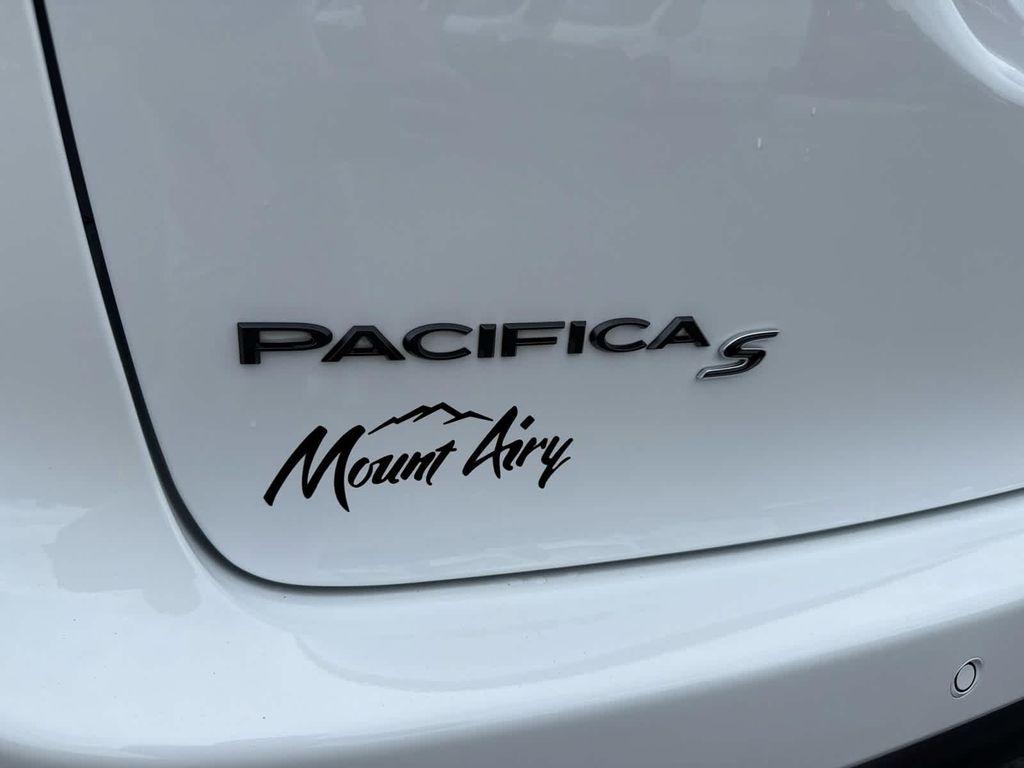 new 2026 Chrysler Pacifica car, priced at $48,987