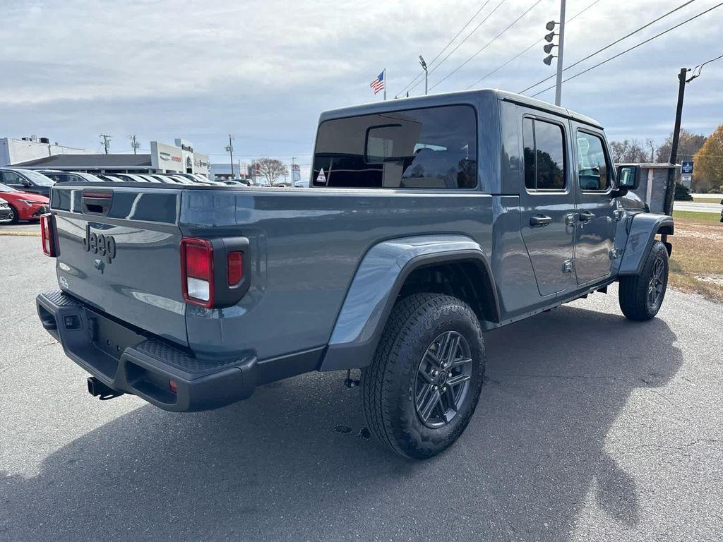 new 2026 Jeep Gladiator car, priced at $50,695