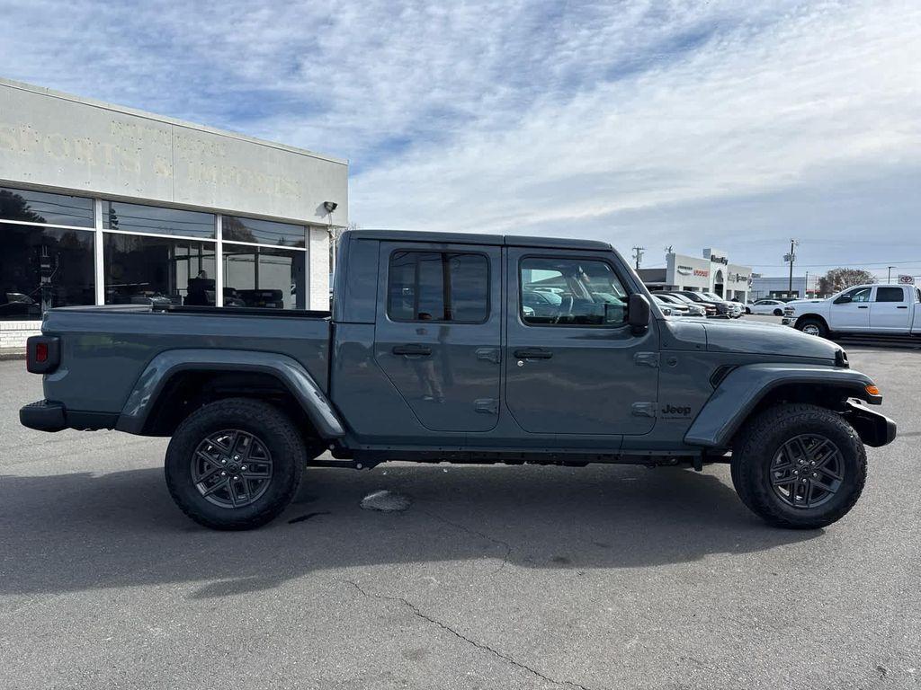 new 2026 Jeep Gladiator car, priced at $50,695