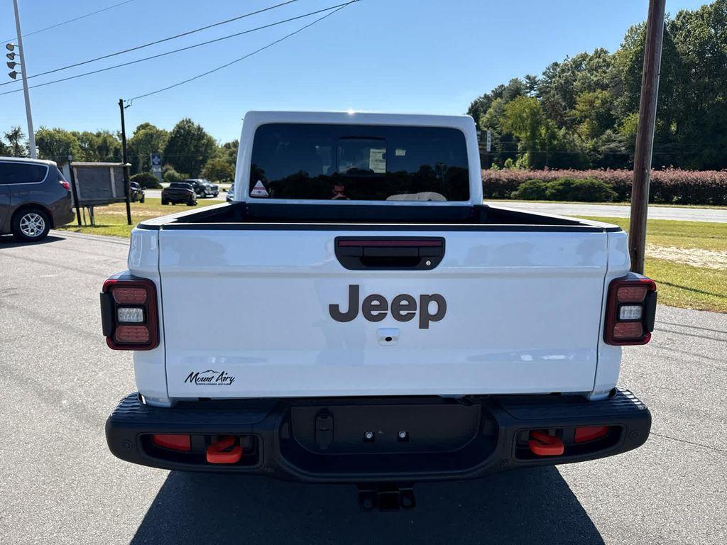 new 2025 Jeep Gladiator car, priced at $60,397