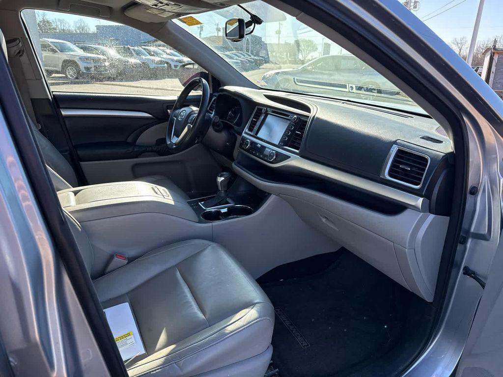 used 2014 Toyota Highlander car, priced at $14,999