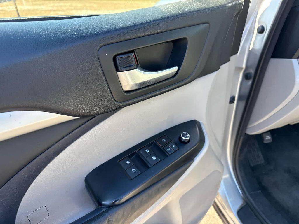 used 2014 Toyota Highlander car, priced at $14,999