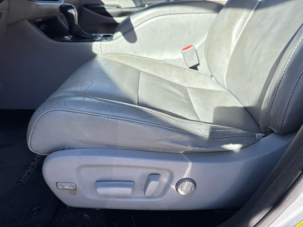 used 2014 Toyota Highlander car, priced at $14,999