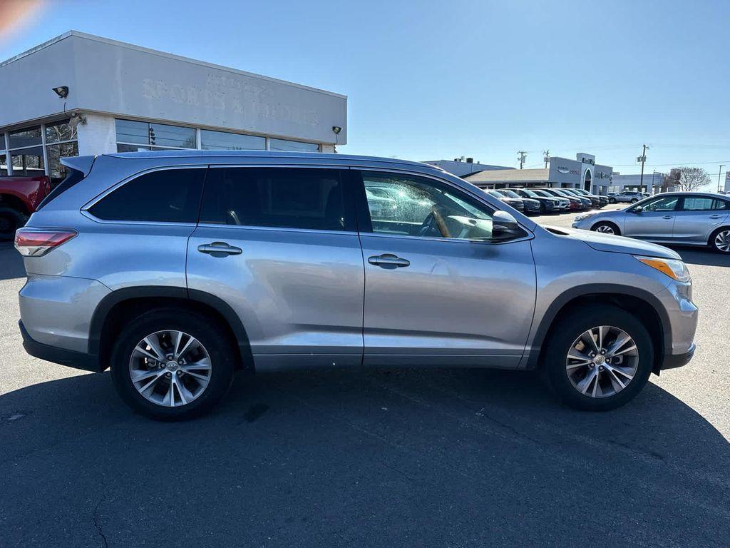 used 2014 Toyota Highlander car, priced at $14,999