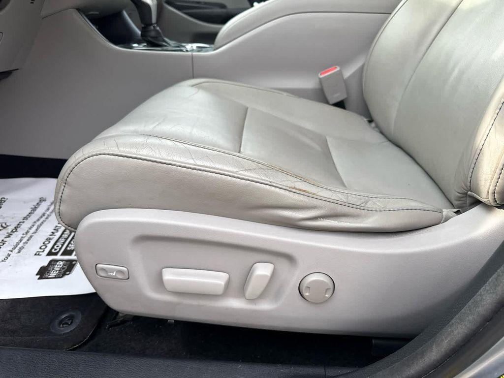 used 2014 Toyota Highlander car, priced at $14,797