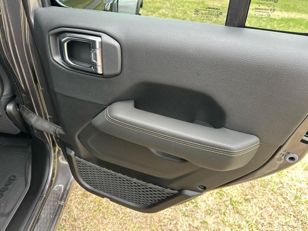 new 2025 Jeep Wrangler car, priced at $54,987