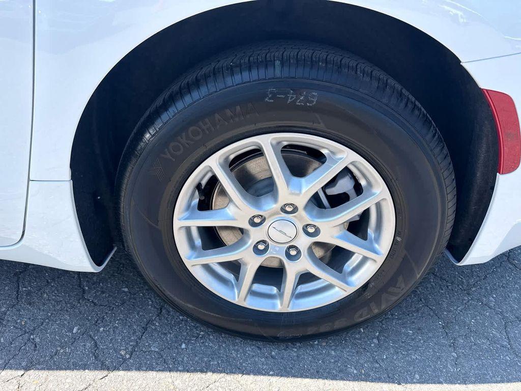 new 2027 Chrysler Pacifica car, priced at $45,264