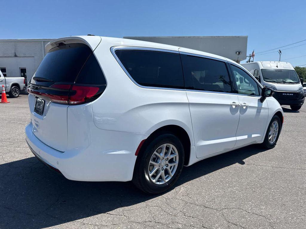 new 2027 Chrysler Pacifica car, priced at $45,264