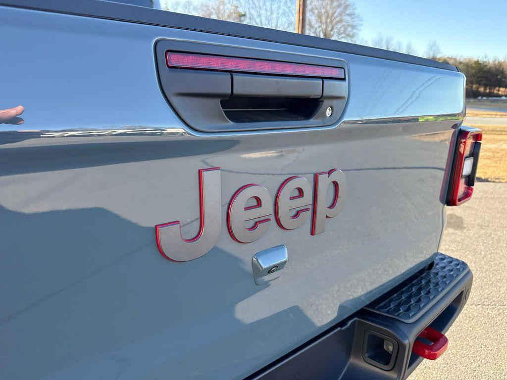 new 2026 Jeep Gladiator car, priced at $57,897