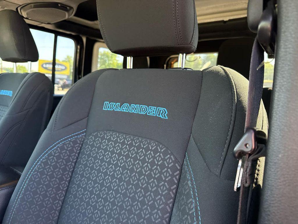 used 2021 Jeep Wrangler Unlimited car, priced at $28,798