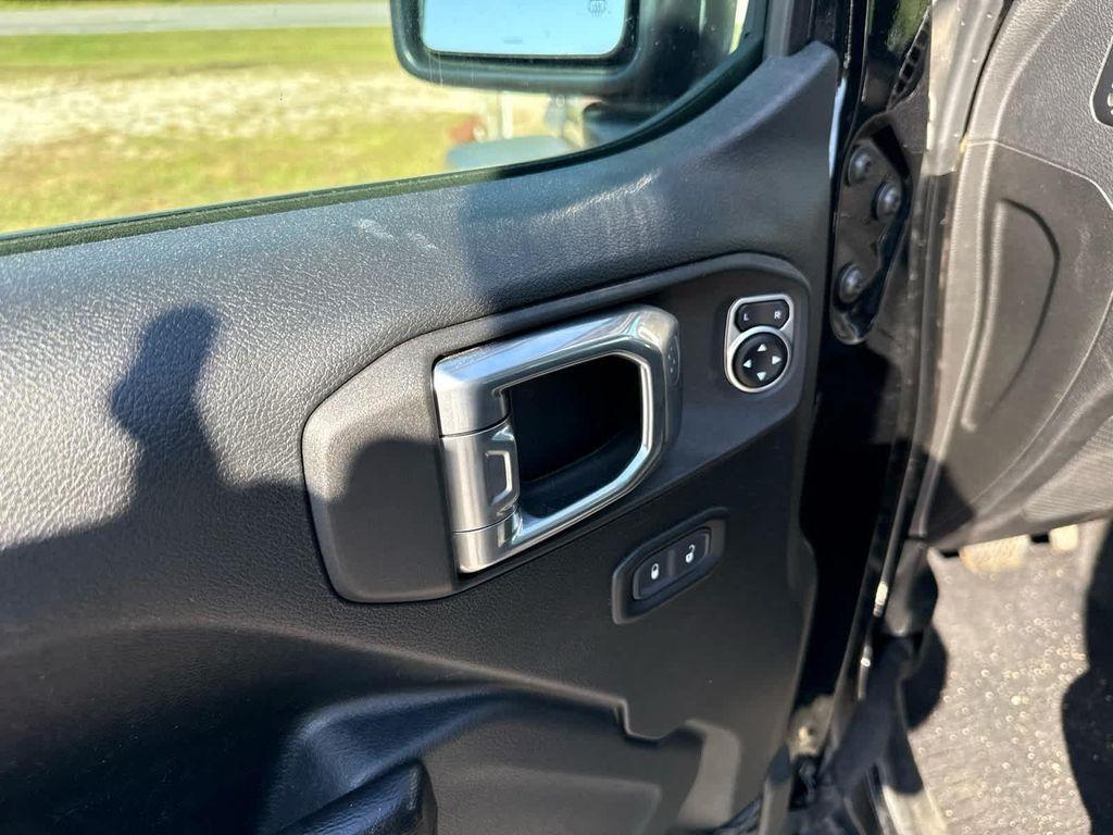 used 2021 Jeep Wrangler Unlimited car, priced at $28,798