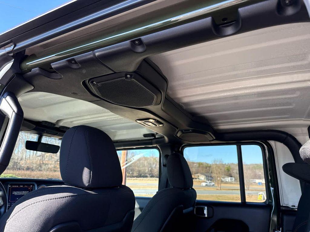 used 2023 Jeep Gladiator car, priced at $37,597