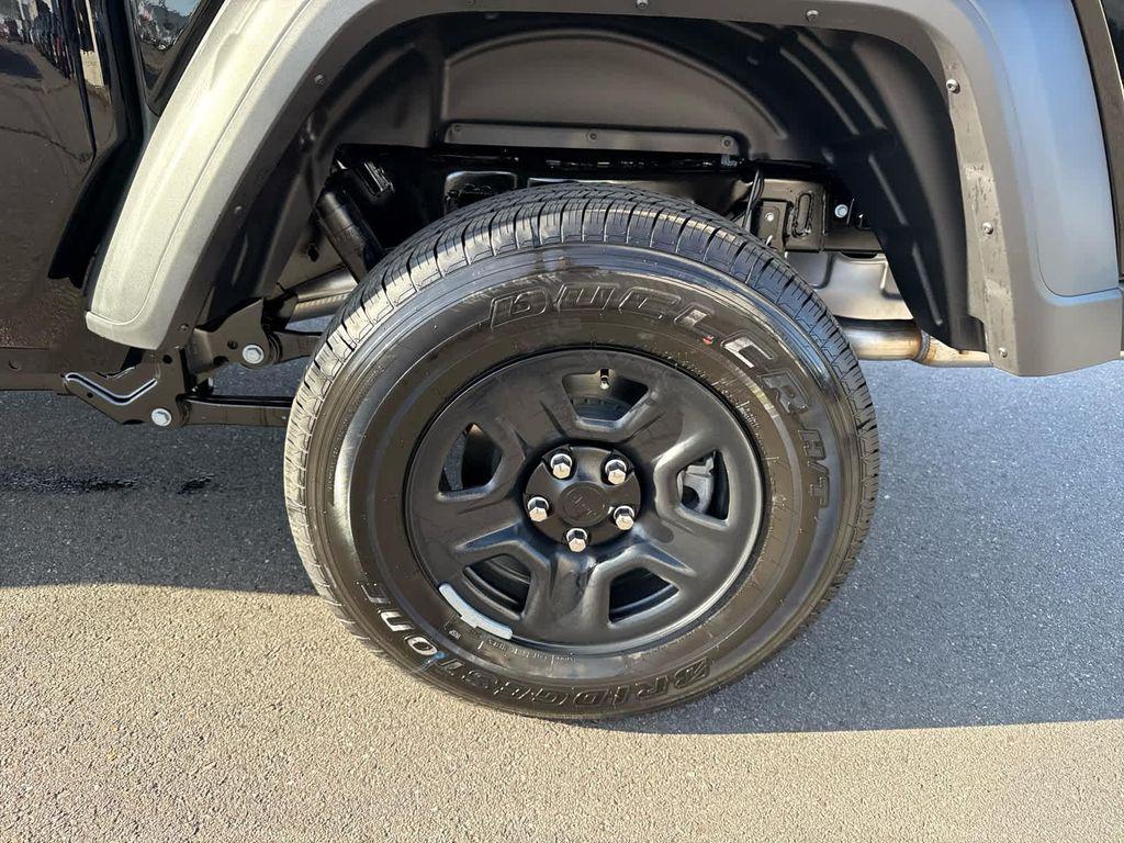 new 2026 Jeep Gladiator car, priced at $42,984