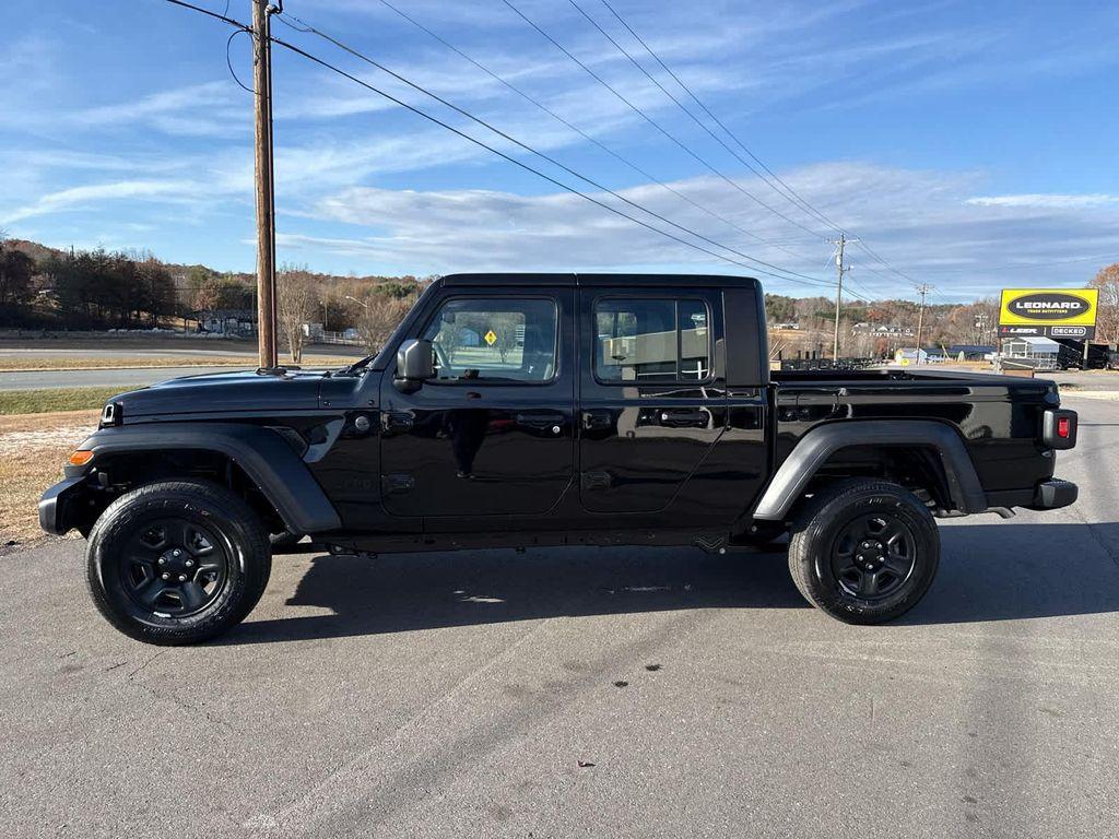 new 2026 Jeep Gladiator car, priced at $42,984