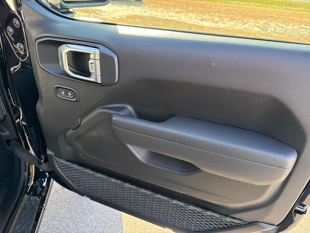 new 2026 Jeep Gladiator car, priced at $42,984