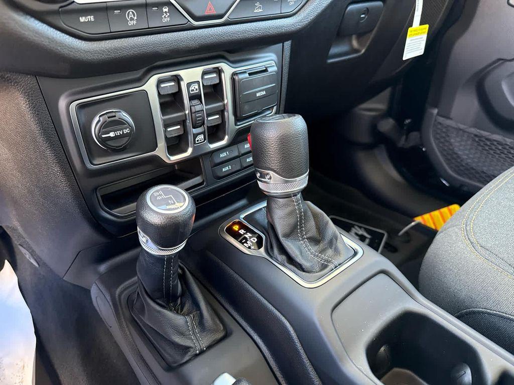 new 2026 Jeep Gladiator car, priced at $42,984