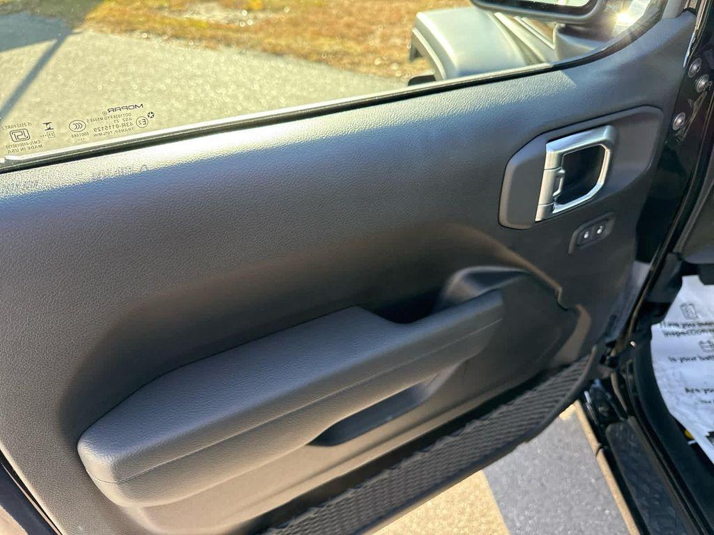 new 2026 Jeep Gladiator car, priced at $42,984