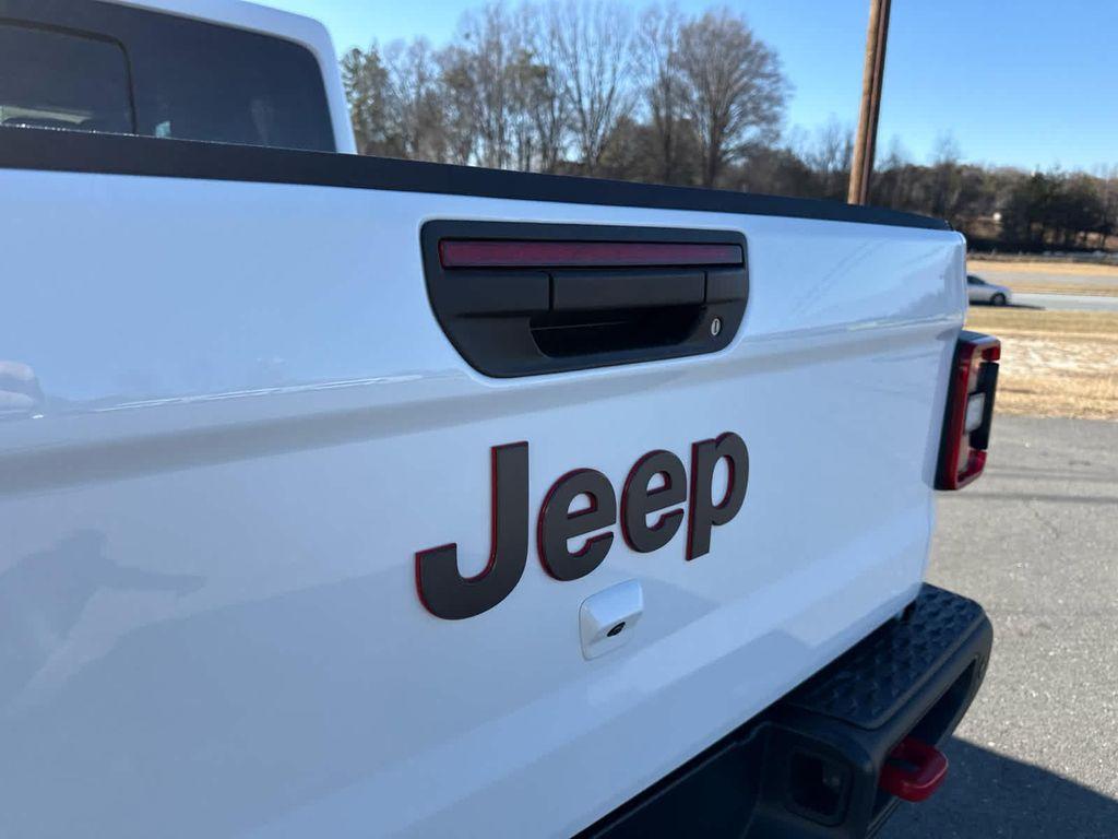 new 2026 Jeep Gladiator car, priced at $57,897