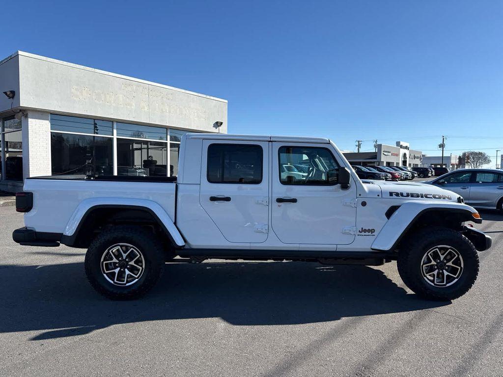 new 2026 Jeep Gladiator car, priced at $57,897