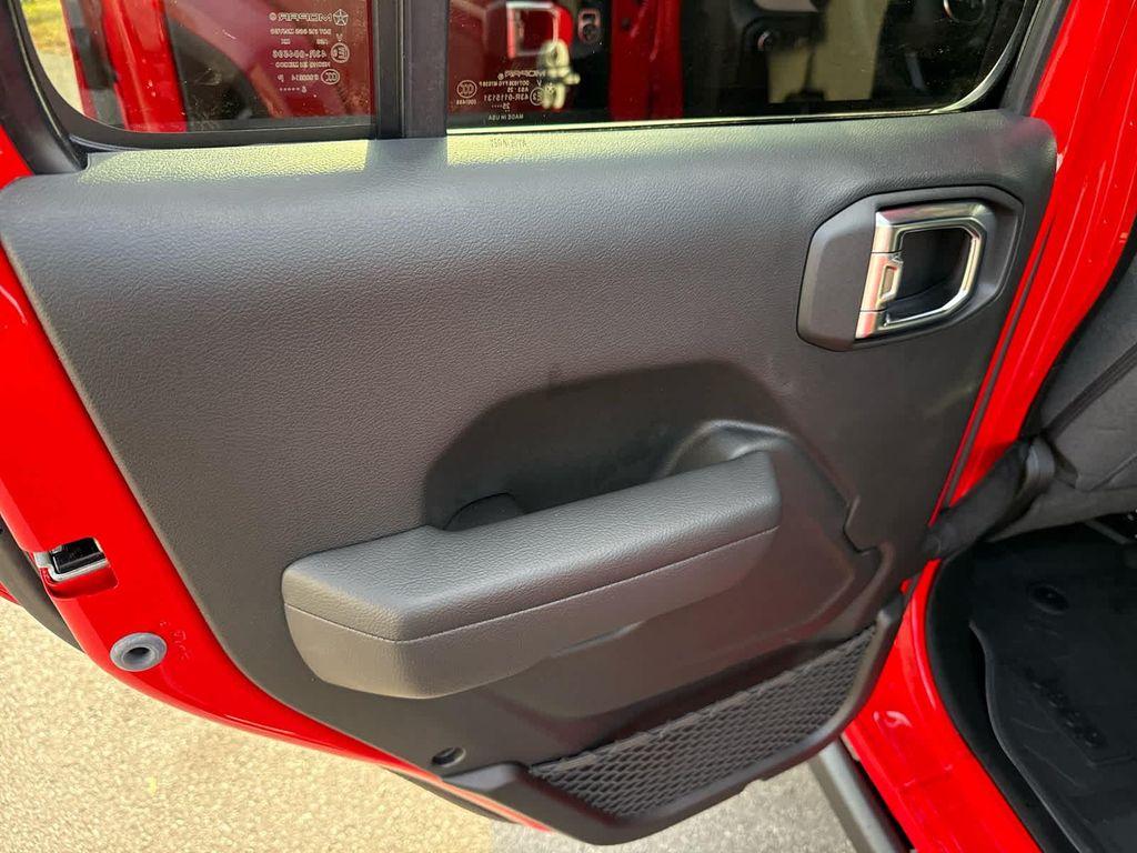 new 2026 Jeep Gladiator car, priced at $51,567