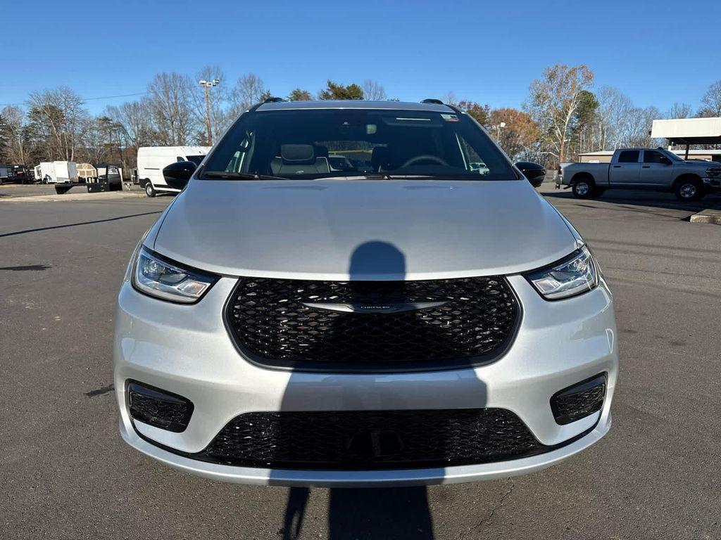 new 2026 Chrysler Pacifica car, priced at $49,897