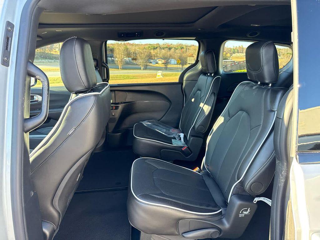 new 2026 Chrysler Pacifica car, priced at $49,897