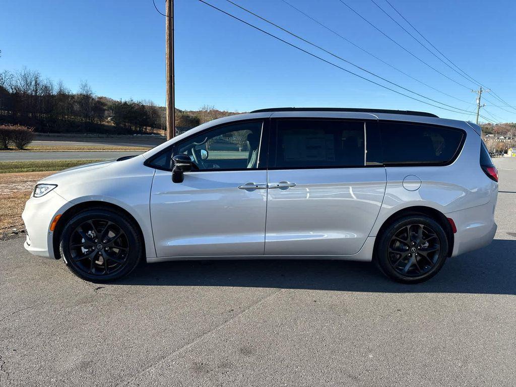 new 2026 Chrysler Pacifica car, priced at $49,897