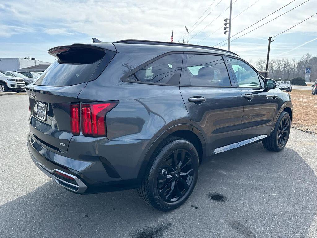 used 2023 Kia Sorento car, priced at $31,797