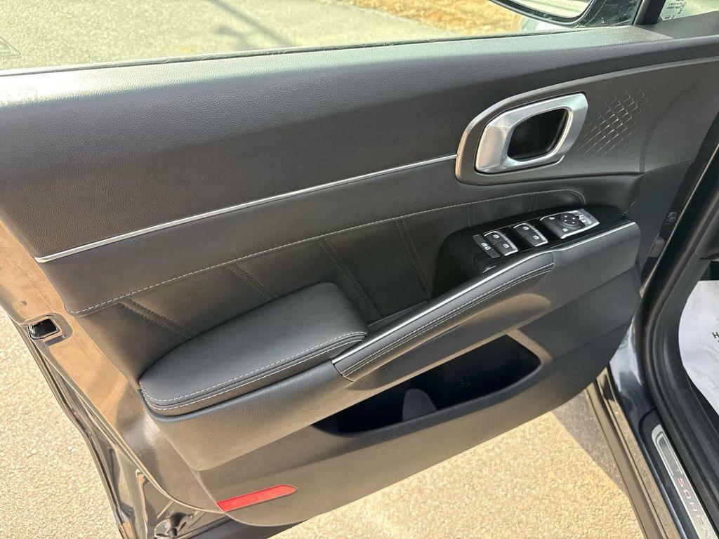 used 2023 Kia Sorento car, priced at $31,797