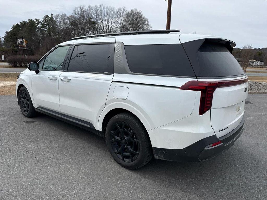 used 2025 Kia Carnival car, priced at $44,999