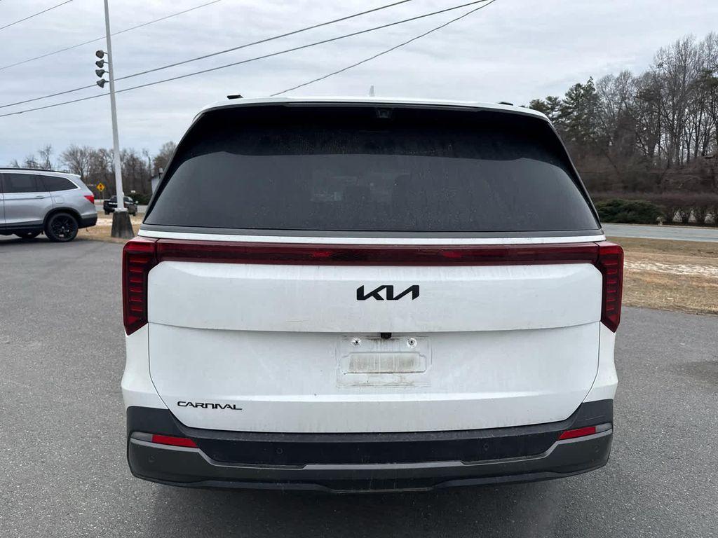used 2025 Kia Carnival car, priced at $44,999