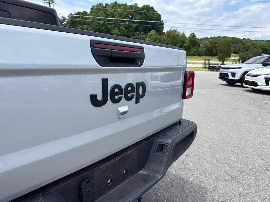 used 2023 Jeep Gladiator car, priced at $34,798
