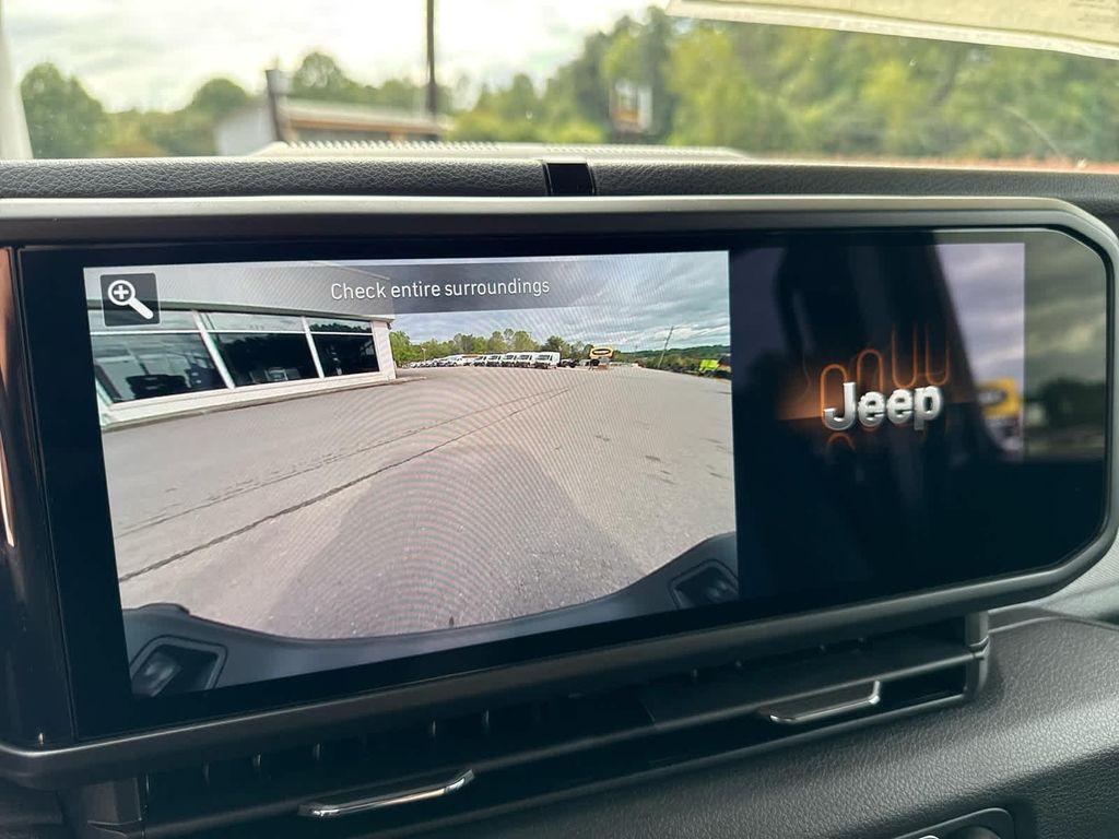 new 2025 Jeep Gladiator car, priced at $47,987