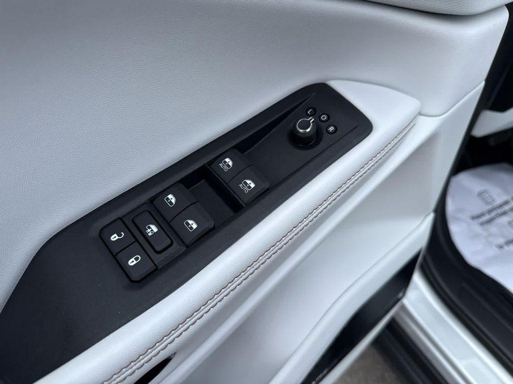 new 2026 Jeep Cherokee car, priced at $44,552