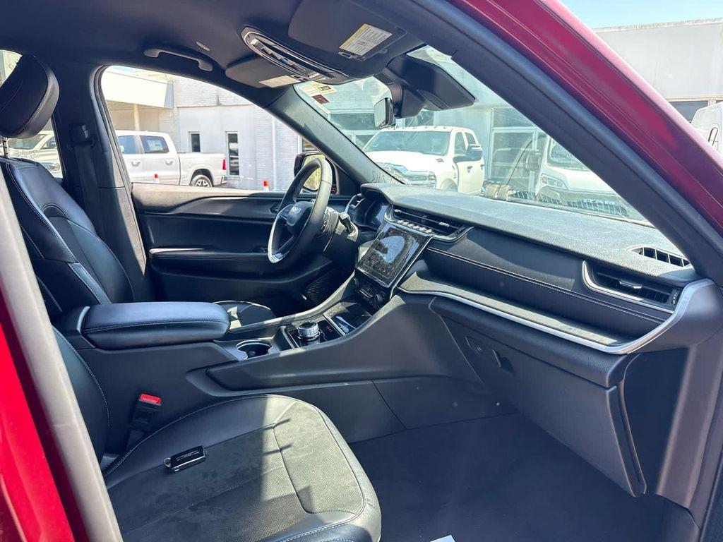used 2025 Jeep Grand Cherokee car, priced at $36,698