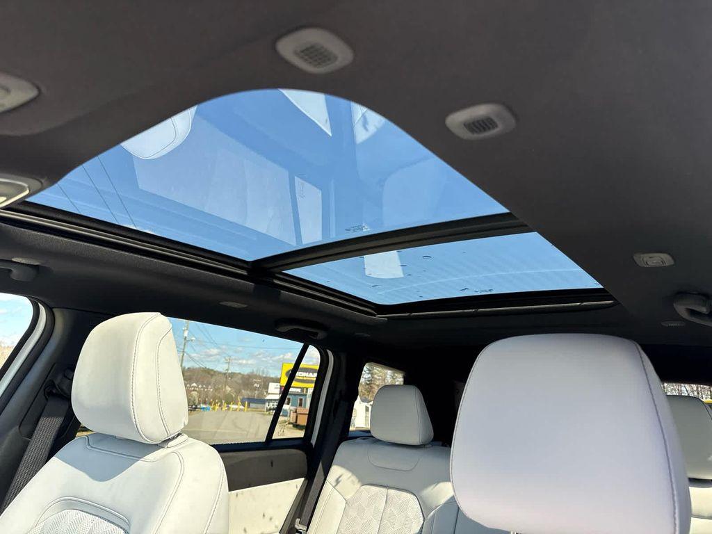 new 2026 Jeep Cherokee car, priced at $42,337