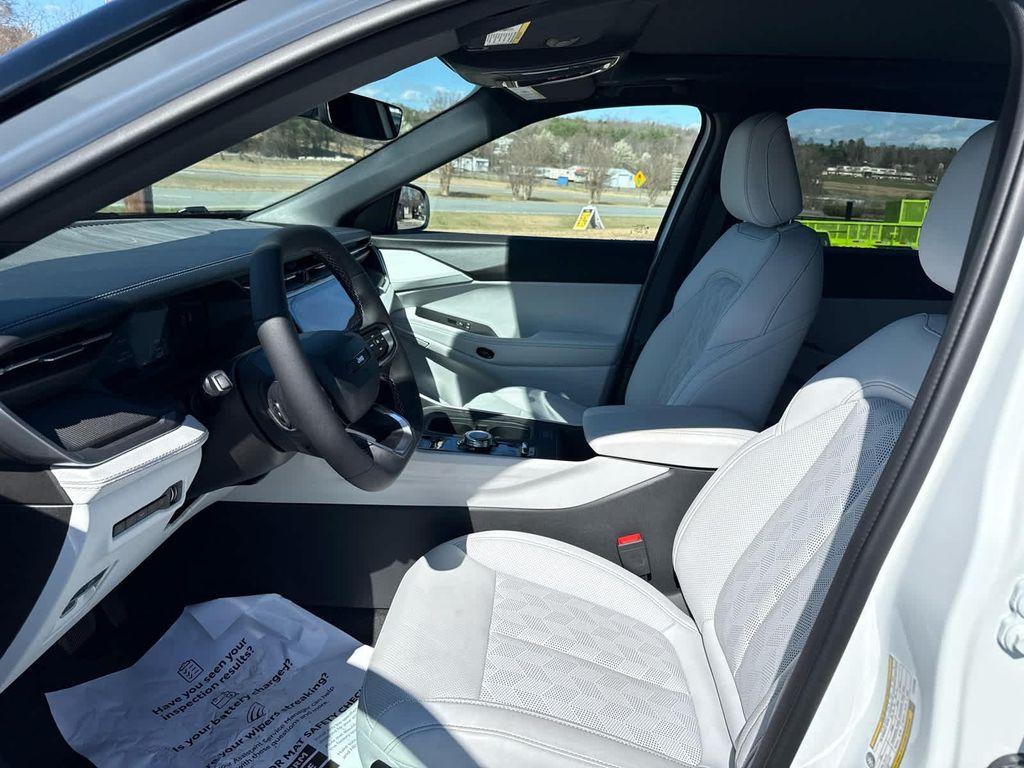 new 2026 Jeep Cherokee car, priced at $42,337