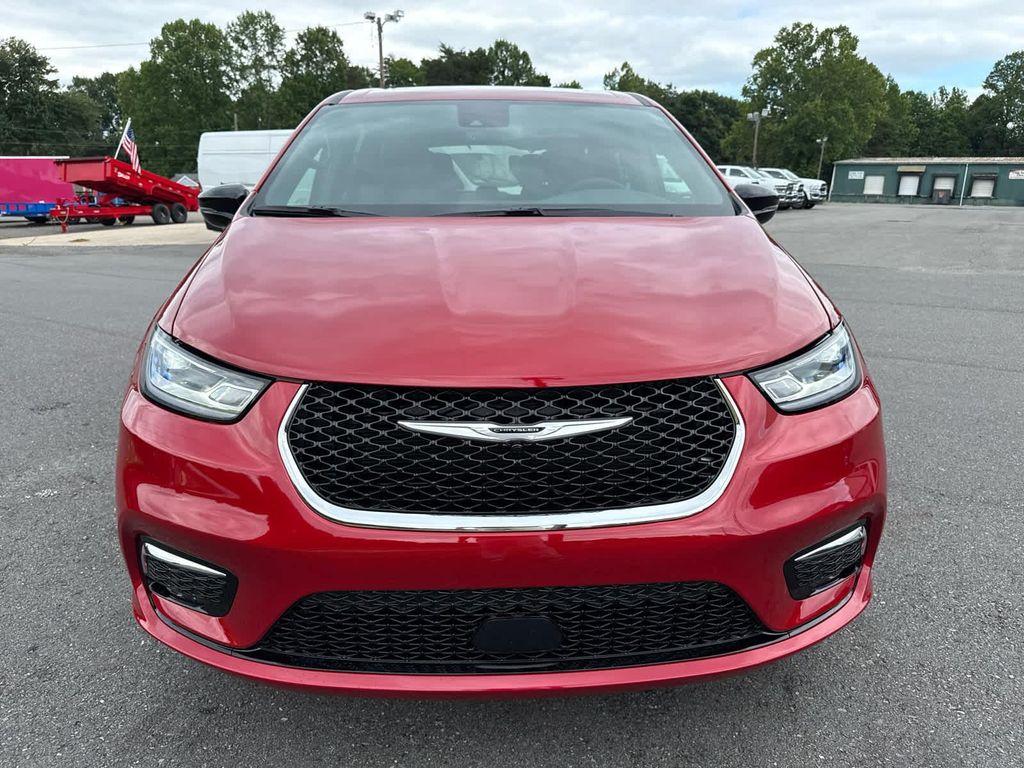 new 2026 Chrysler Pacifica car, priced at $44,987
