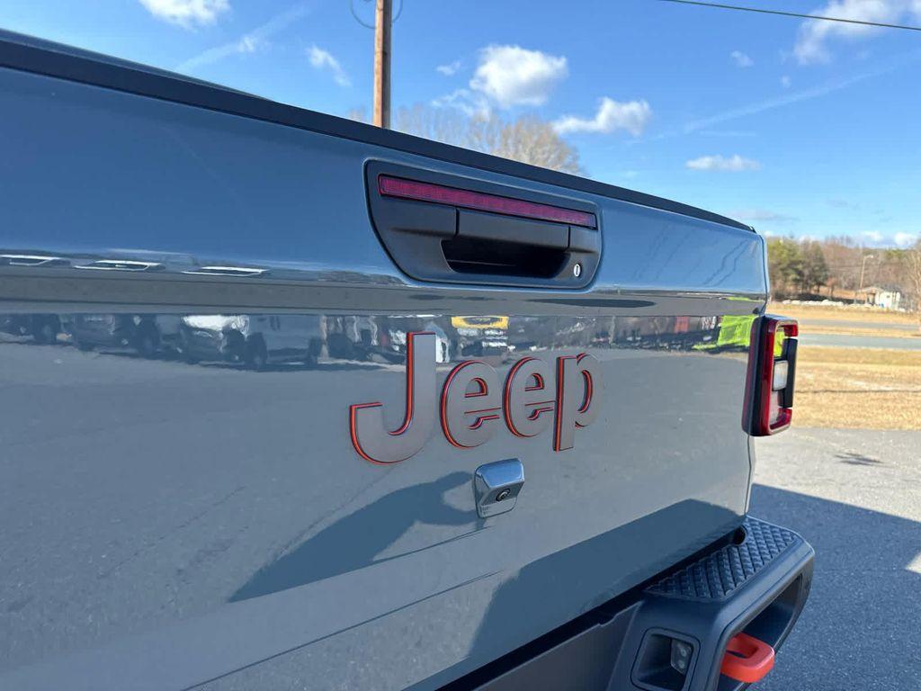 new 2026 Jeep Gladiator car, priced at $57,987