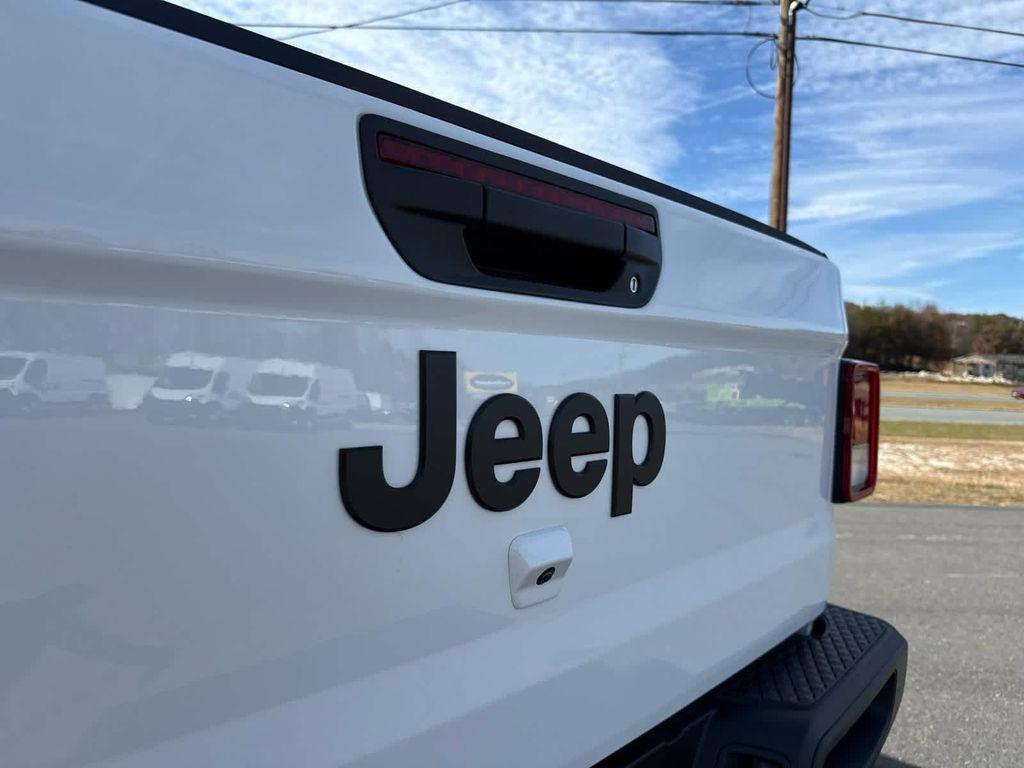 new 2026 Jeep Gladiator car, priced at $49,897