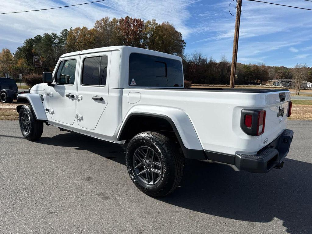 new 2026 Jeep Gladiator car, priced at $49,897